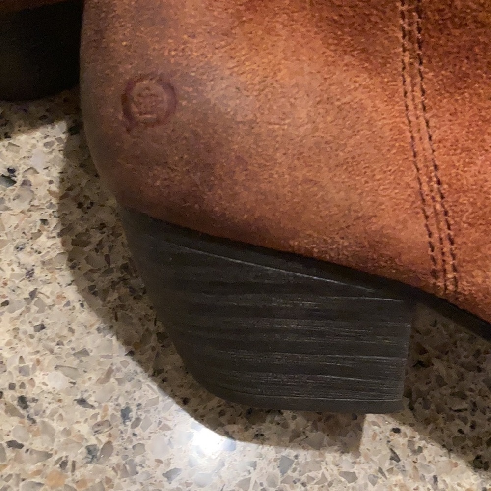 Size 10 Women’s Born Ankle Zip Booties - Picture 12 of 13